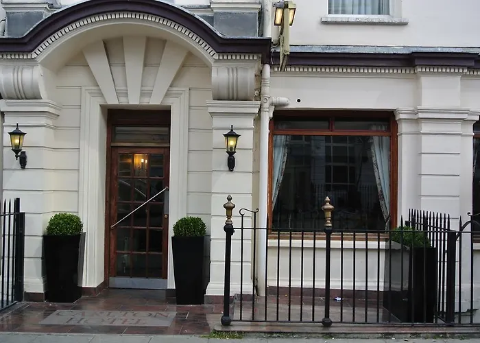 Carlton Hotel London